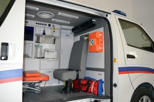 toyota-hiace-ambulance-conversion(9)        